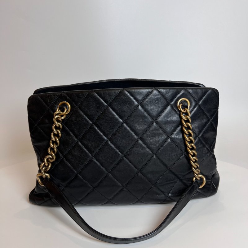 CHANEL 金釦菱格紋手提托特包黑-1