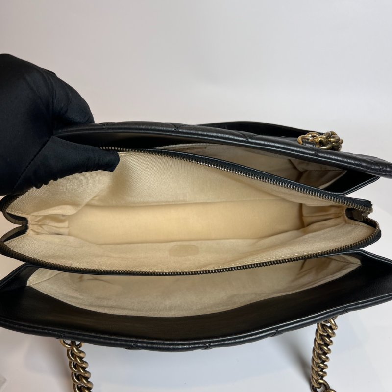 CHANEL 金釦菱格紋手提托特包黑-6