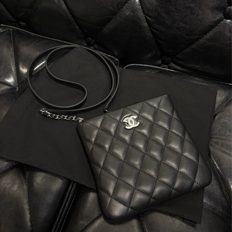 Chanel 員工包 側背小包 全新品帶膜-0