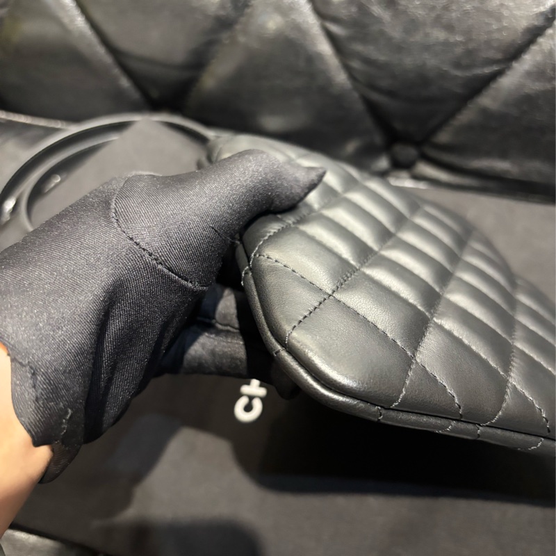 Chanel 員工包 側背小包 全新品帶膜-3