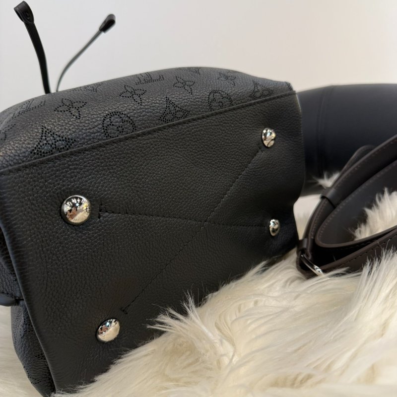 全新 LV MURIA 黑色鏤花牛皮水桶包-2