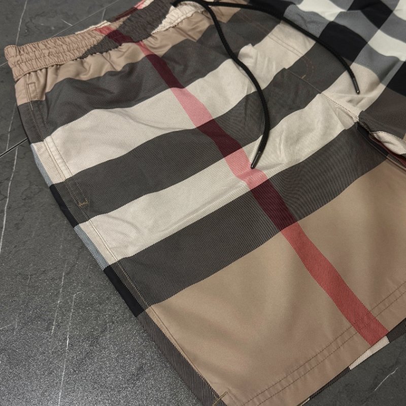 ⏰ 買對時間最省錢！雙11限時價開啟中🛒【BURBERRY 巴寶莉】格紋LOGO設計海灘褲(卡其)-3