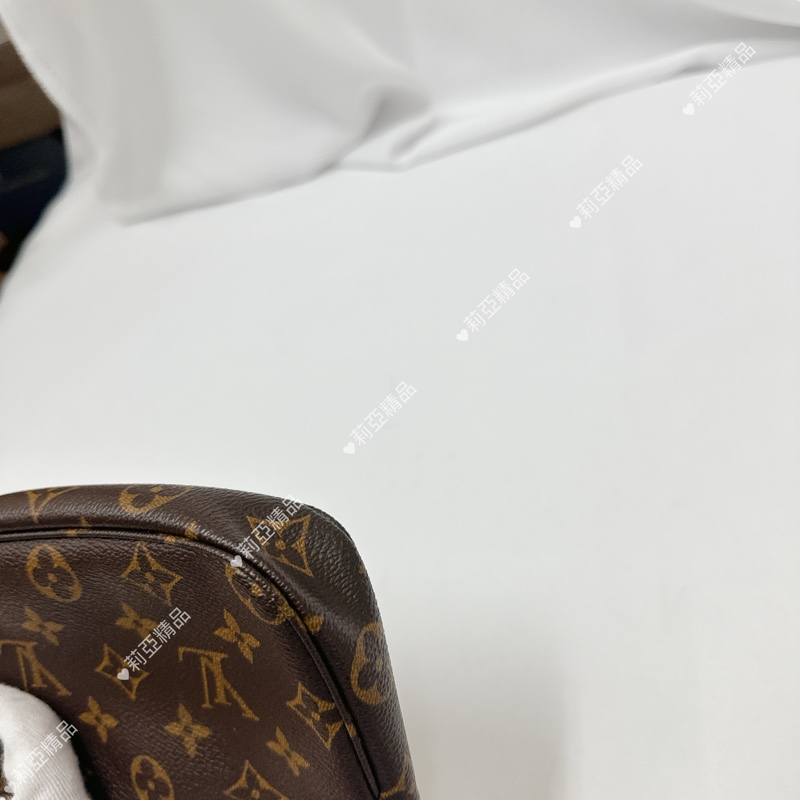 莉亞精品♡ LV 小麻將 二手美包-9