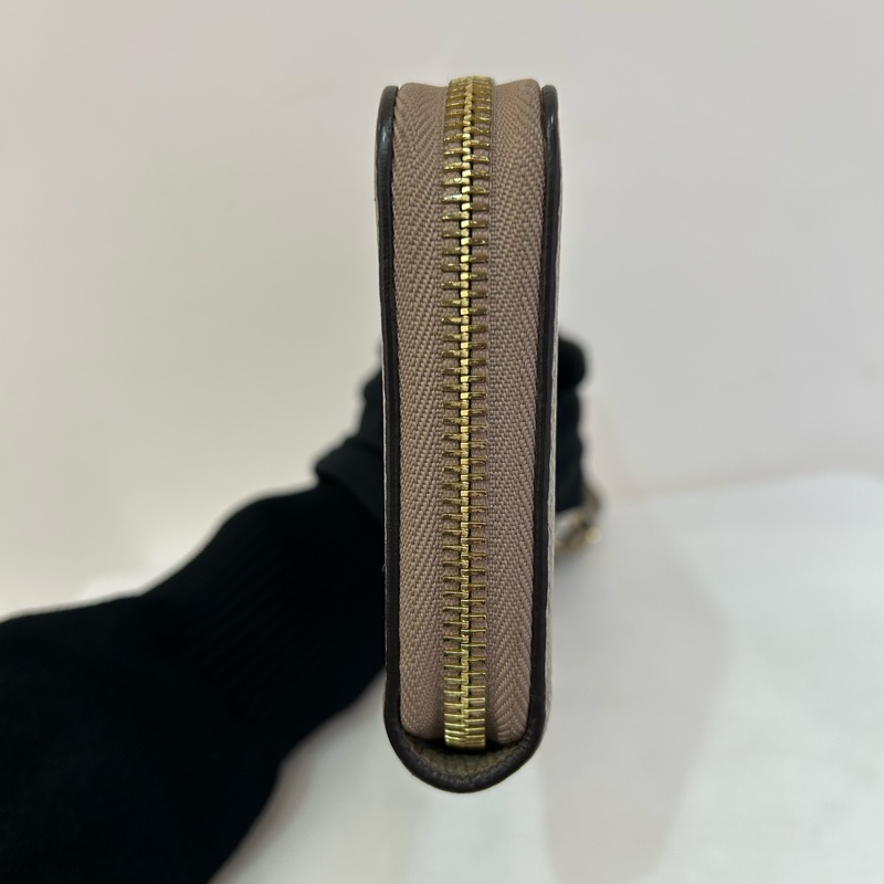 LV斑鳩灰大字花壓紋ㄇ字拉鏈長夾-4