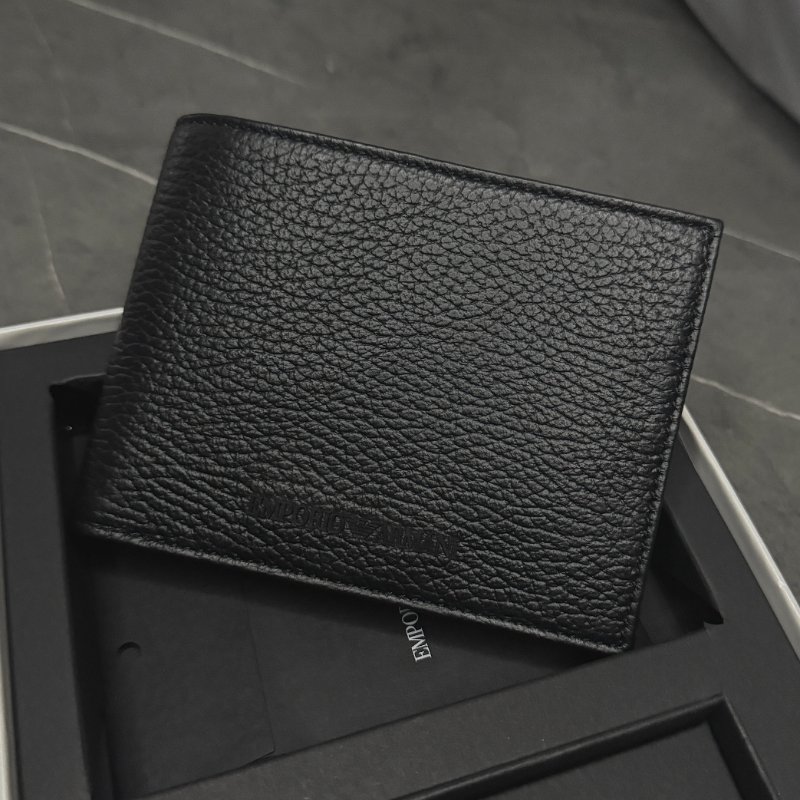 🛍️ 雙11年度最低價!今天不買會後悔!【EMPORIO ARMANI 阿曼尼】黑色牛皮短夾+卡夾禮盒組-1