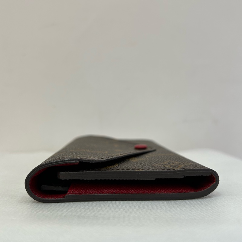 LV（M)紫紅內裡釦式信封長夾-5