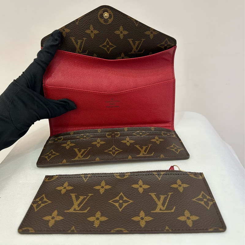 LV（M)紫紅內裡釦式信封長夾-6