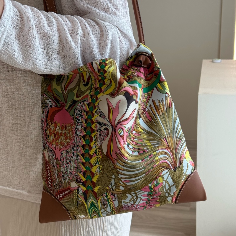 HERMES Silkycity 33 絲巾圖騰肩背包 B刻-16