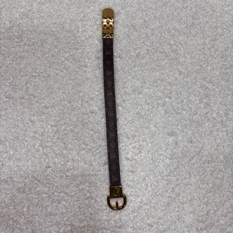 LOUIS VUITTON LV 金色 Fasten Your 皮帶頭造型手環-6