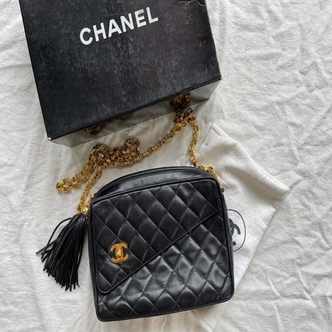 Chanel Vintage 🌟老香 雕花金鏈流蘇相機包🌟