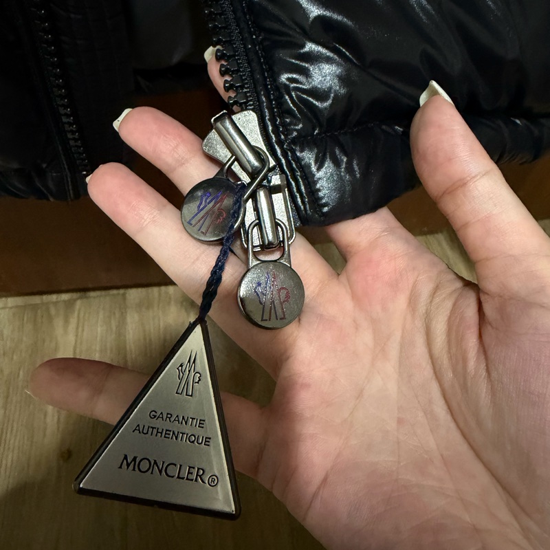 全新Moncler 經典款Maya 0號-4