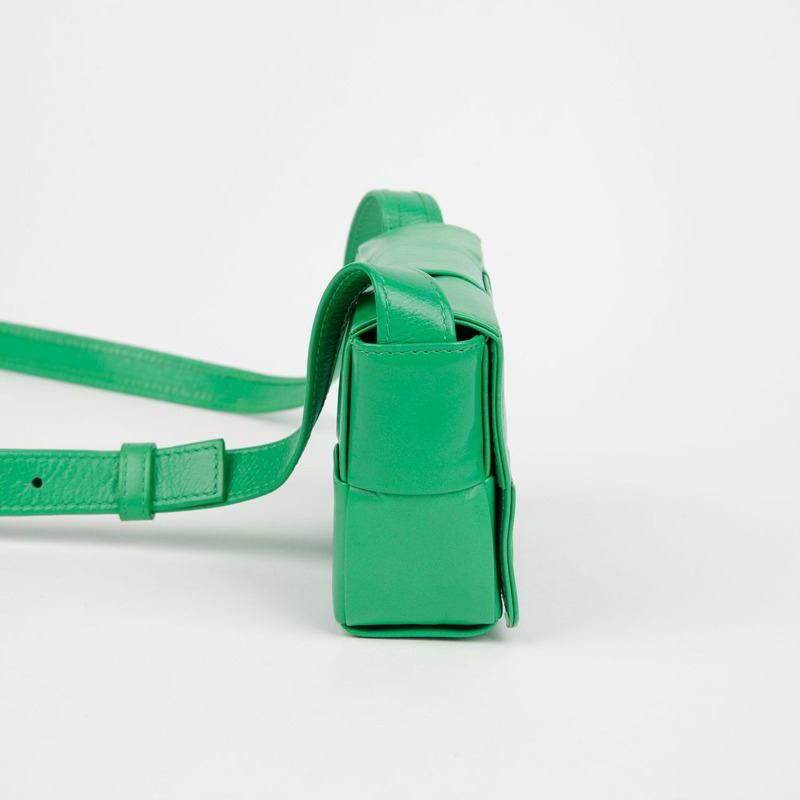 BOTTEGA VENETA Intrecciato 糖果盒式迷你斜背包 667048-2