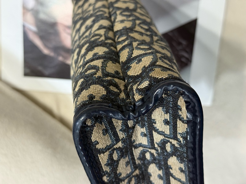 Dior • 經典刺繡老花洗漱包 斜背包-11