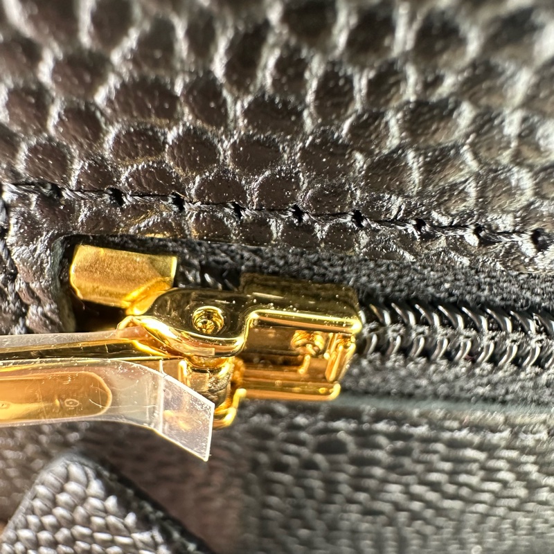 CHANEL 黑金魚子醬牛皮 WOC 鏈條包 晶片款 2024年全套有單-13