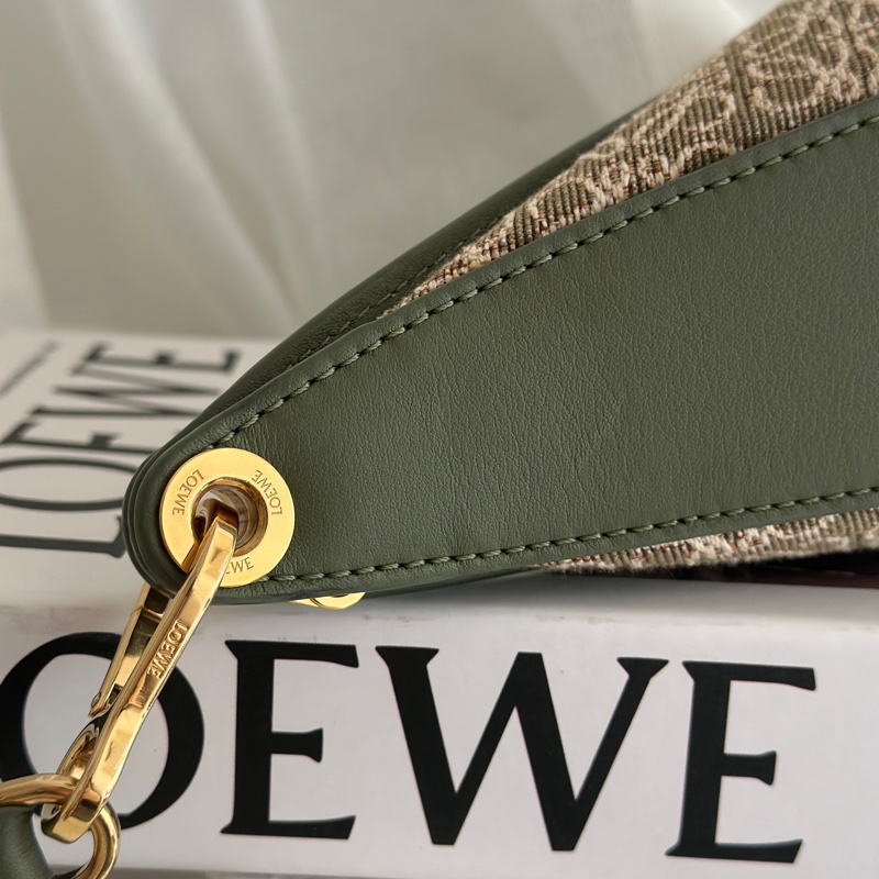 半價折扣 Loewe Luna 半月包 腋下包-11