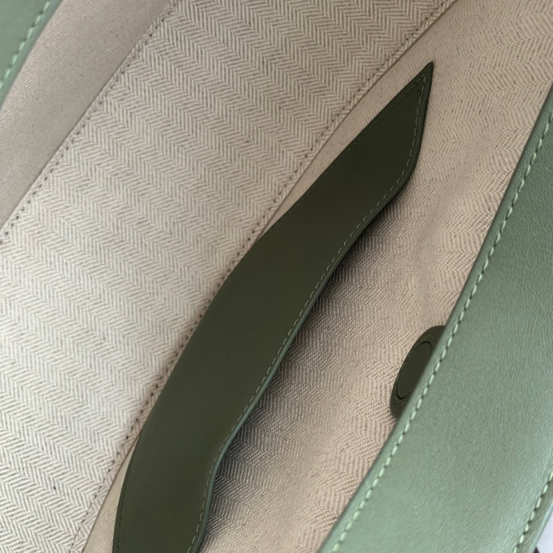 半價折扣 Loewe Luna 半月包 腋下包-15