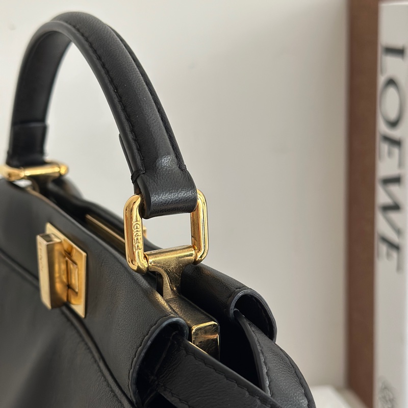 半價折扣 Fendi Peekaboo 迷你 躲貓貓 黑金-6