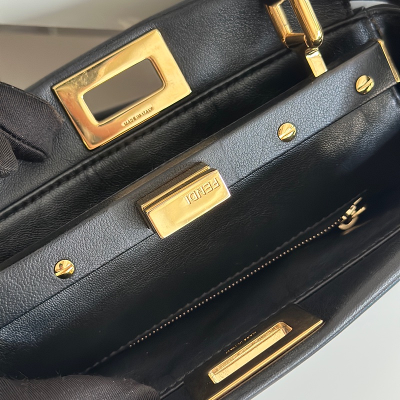 半價折扣 Fendi Peekaboo 迷你 躲貓貓 黑金-15