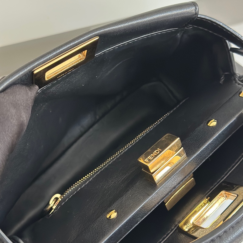 半價折扣 Fendi Peekaboo 迷你 躲貓貓 黑金-16