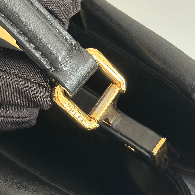 半價折扣 Fendi Peekaboo 迷你 躲貓貓 黑金-18