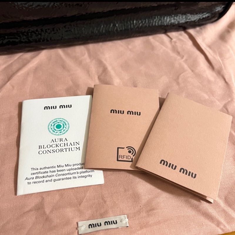 Miu Miu Beau質感漆皮黑公文包/保齡球包（大號）-4