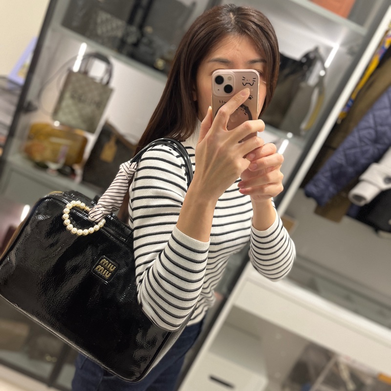 Miu Miu Beau質感漆皮黑公文包/保齡球包（大號）-4