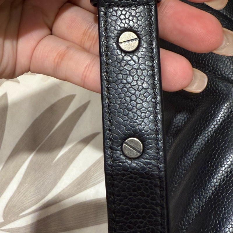 CHANEL 黑銀荔枝山型紋BOY25-15