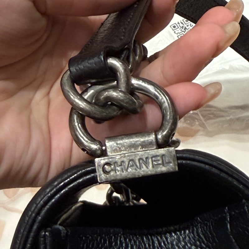 CHANEL 黑銀荔枝山型紋BOY25-20