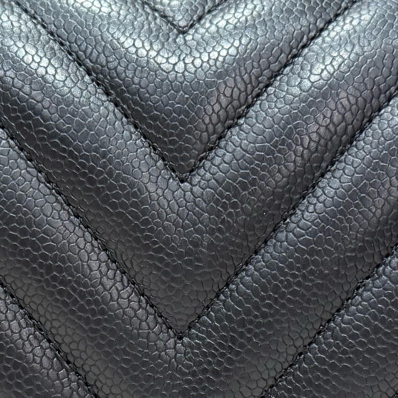 CHANEL 黑銀荔枝山型紋BOY25-30