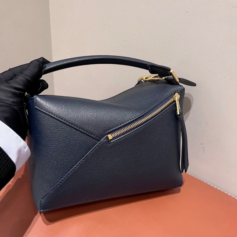 🎉新品好折扣✨Loewe 柔軟粒面小牛皮迷你 Puzzle Edge 包 黑色金釦-4