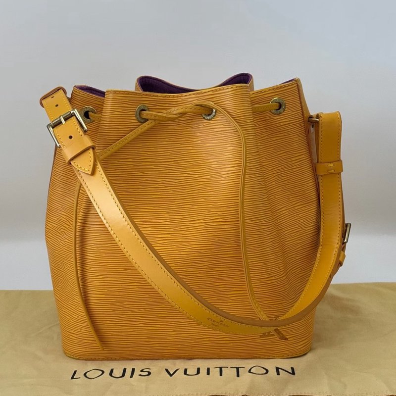 LV 黃色金扣水波紋抽繩水桶肩背包26*27*19.5 98新配件塵袋-0