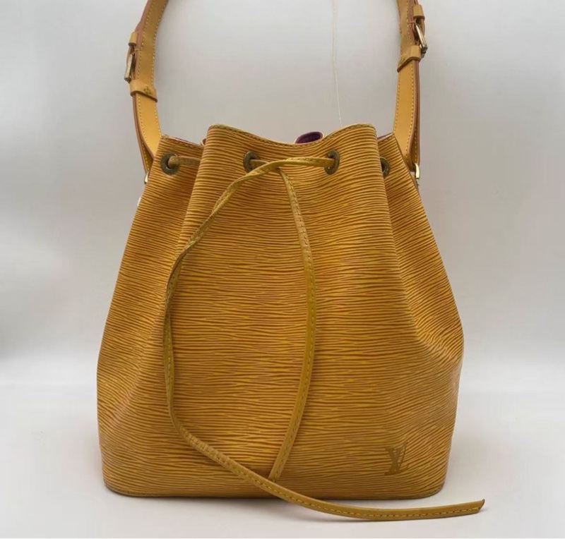 LV 黃色金扣水波紋抽繩水桶肩背包26*27*19.5 98新配件塵袋-0
