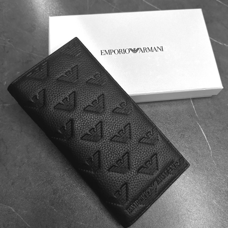 🛍️ 雙11年度最低價!今天不買會後悔!【EMPORIO ARMANI 阿曼尼】牛皮 滿版壓紋印花對開長夾-0