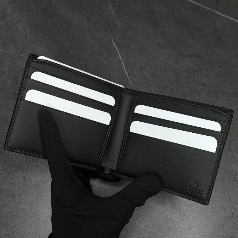 🛍️ 折扣已開啟，現在入手最划算！【GUCCI 古馳】GG Supreme 經典藍紅織帶對開8卡短夾-5