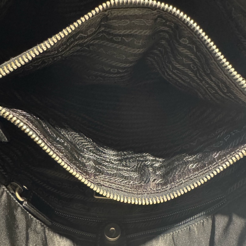 Prada 降落傘銀釦手提肩背包 (有保卡)-17