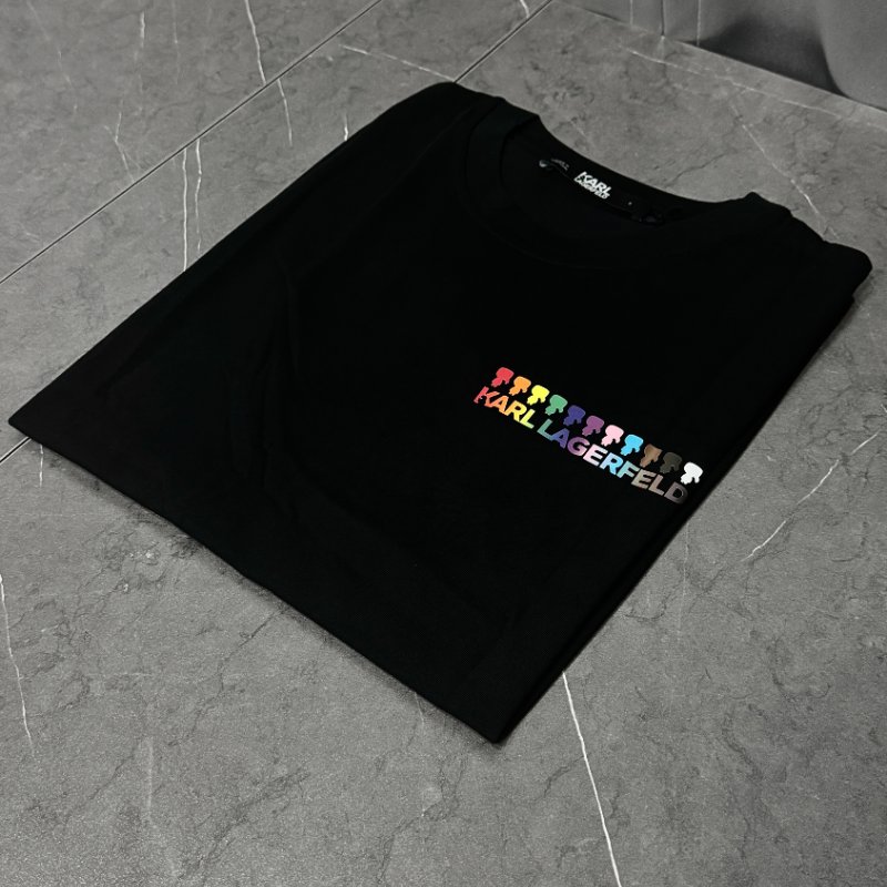 ⏳ 雙11收尾倒數・再不衝就來不及!【KARL LAGERFELD 卡爾老佛爺】經典炫彩文字LOGO設計 T恤-4