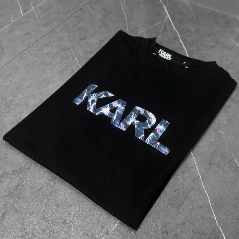 🎁 雙11選禮不煩惱,超值心意一次到【KARL LAGERFELD 卡爾老佛爺】紫色閃電立體LOGO T恤-1