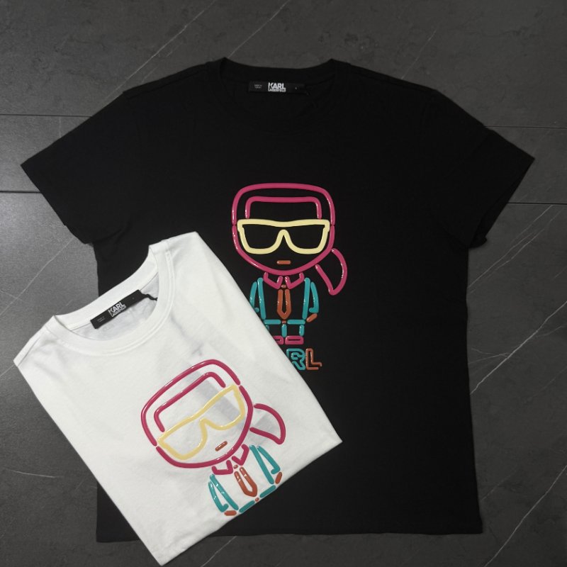 🎁 雙11選禮不煩惱，超值心意一次到【KARL LAGERFELD 卡爾老佛爺】彩色果凍立體LOGO 黑色T恤-1