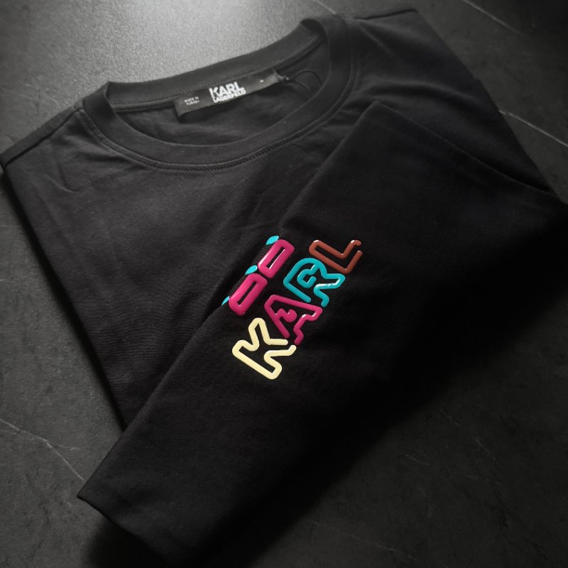 🎁 雙11選禮不煩惱，超值心意一次到【KARL LAGERFELD 卡爾老佛爺】彩色果凍立體LOGO 黑色T恤-4