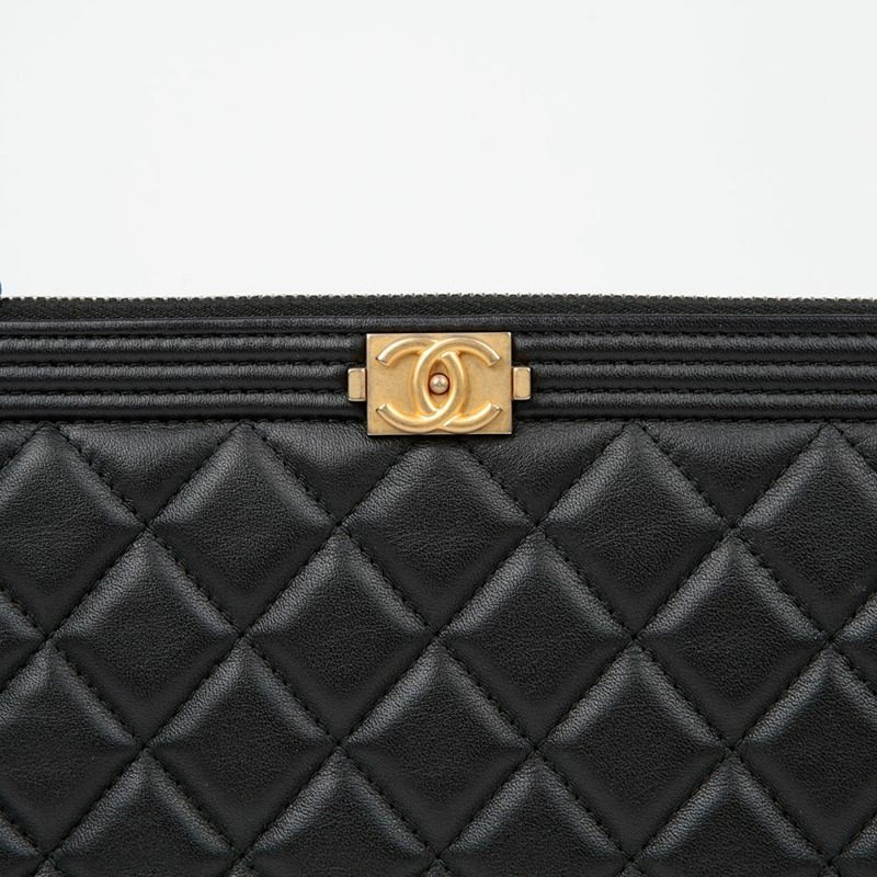 CHANEL Boy 中號手包 A80571-2