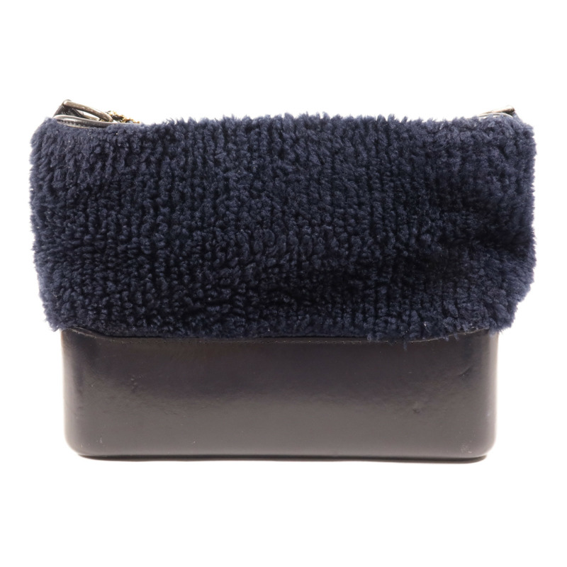 CHANEL 牛皮皮革/羊毛Gabrielle Medium鏈帶肩背袋-1