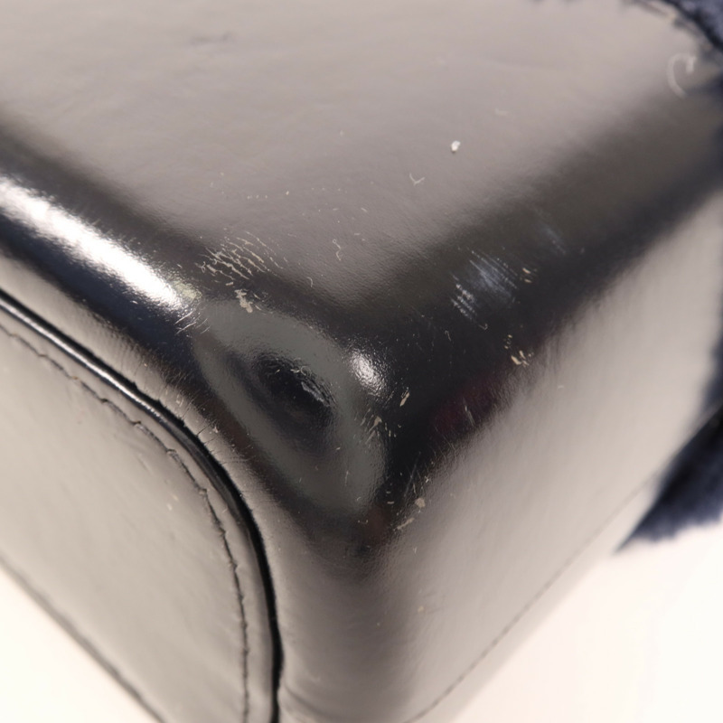 CHANEL 牛皮皮革/羊毛Gabrielle Medium鏈帶肩背袋-7