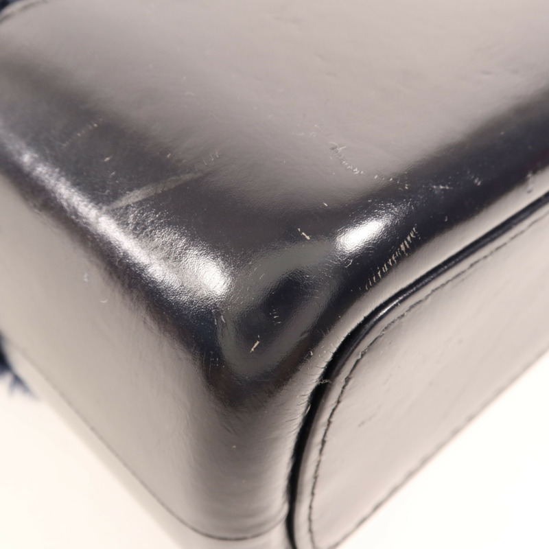 CHANEL 牛皮皮革/羊毛Gabrielle Medium鏈帶肩背袋-8