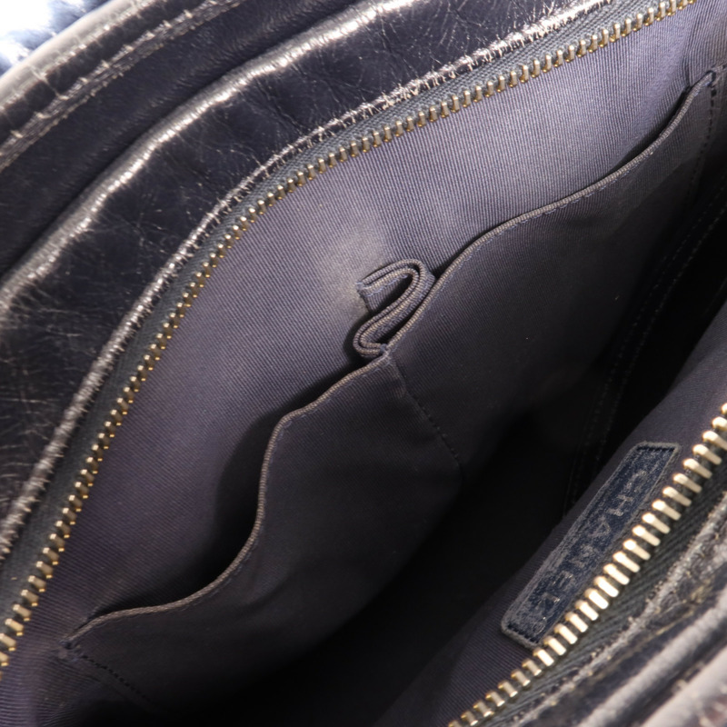 CHANEL 牛皮皮革/羊毛Gabrielle Medium鏈帶肩背袋-14