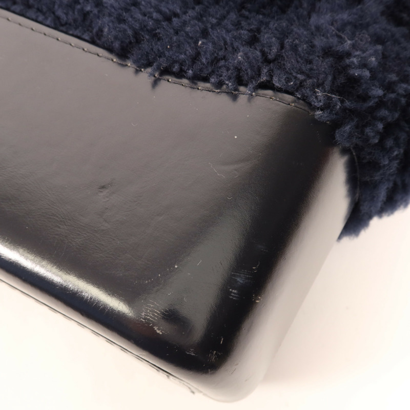 CHANEL 牛皮皮革/羊毛Gabrielle Medium鏈帶肩背袋-19