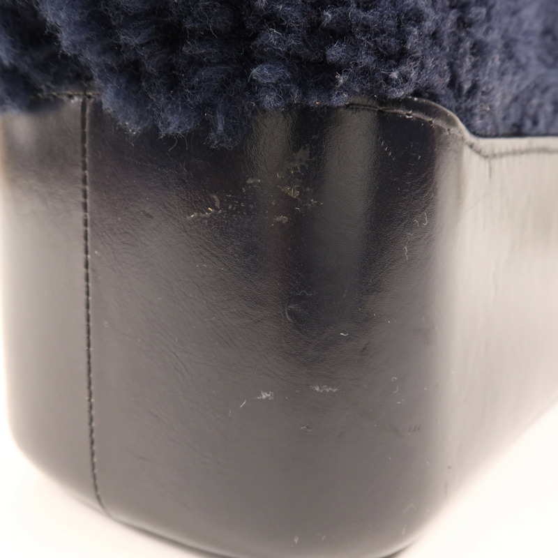 CHANEL 牛皮皮革/羊毛Gabrielle Medium鏈帶肩背袋-22