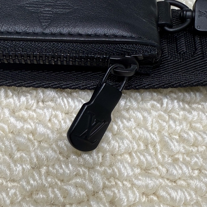 Louis Vuitton - 黑色牛皮壓紋DUO二合一郵差包-11