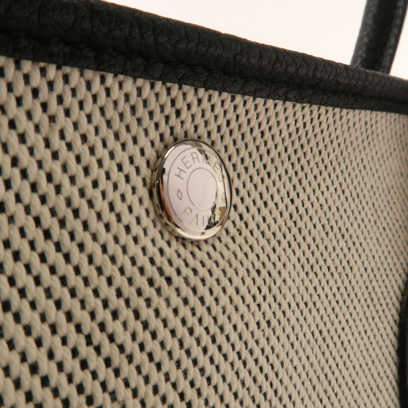 HERMES 帆布Garden Party PM銀扣手挽袋Black/White-9