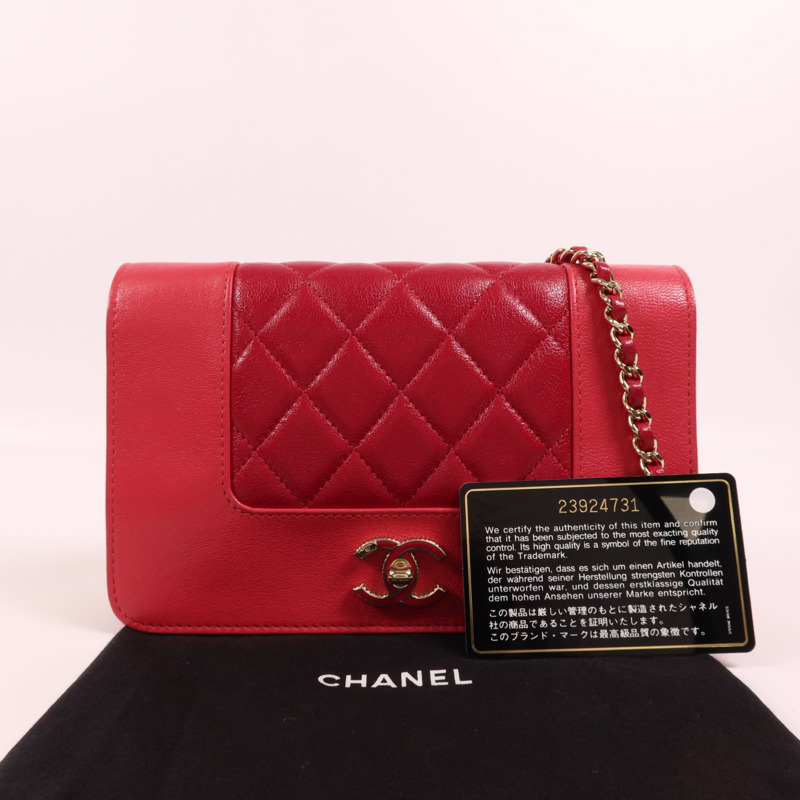 CHANEL 牛皮皮革WOC Wallet On Chain金扣鏈帶肩背袋-22