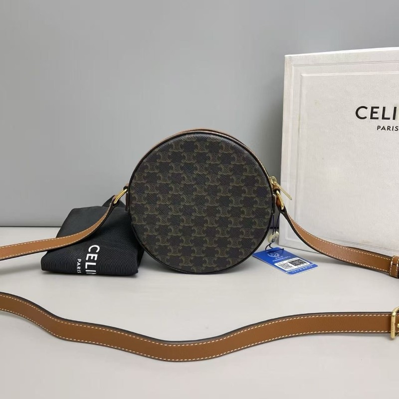 Celine賽琳 triomphe凱旋門焦糖色圓餅包 斜背包-1